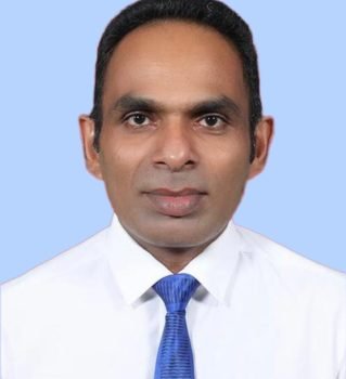 kelum-tourist-guide-drive-8-years-of-experience